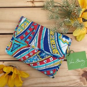 ✨NWT✨ Vera Bradley Euro Wallet Marina Paisleys